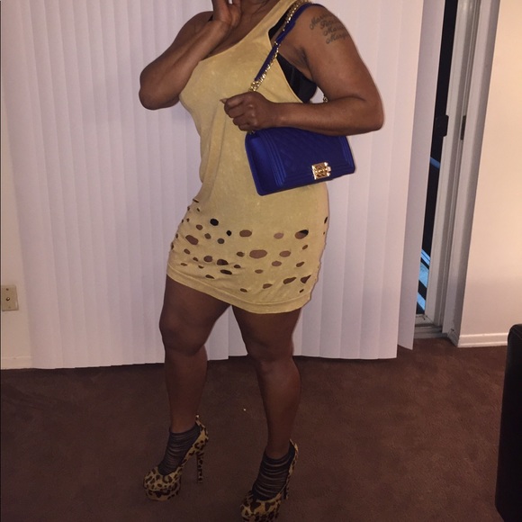 Sold out - Picture 2 of 5